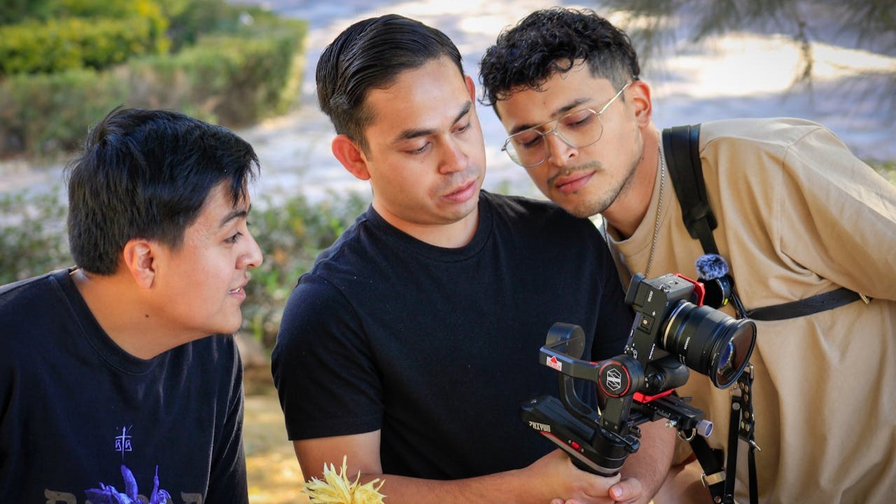 Fotografía de algunos de los equipos de iluminación y tramoya del CEC